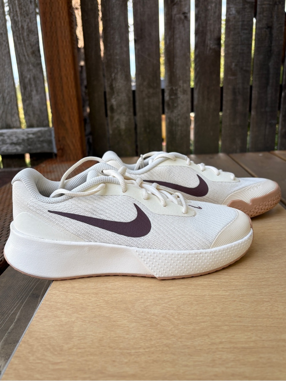 Nike Wm’s Vapor Lite 3 Hard Court Tennis Shoes Pale Ivory/Tattoo-Vachetta Tan 7